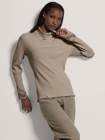 MADELEINE Shirt in Beige: voorkant