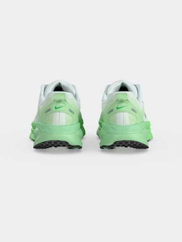 Scarpa da corsa 'VOMERO 18' di NIKE in bianco