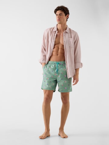 GUESS Board Shorts in Green