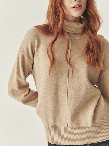TATUUM Sweater in Beige