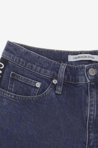 Calvin Klein Jeans Shorts in M in Blue