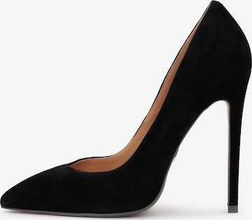 Kazar Pumps in Black: front