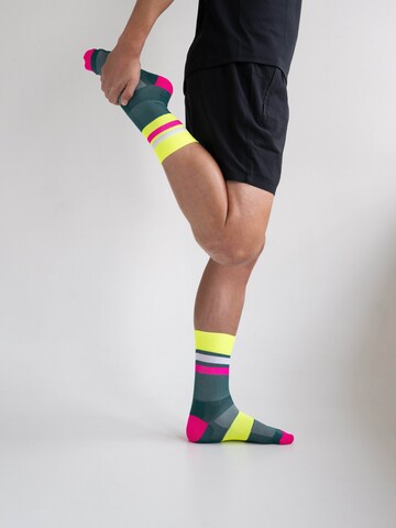 INCYLENCE Athletic Socks 'TRACKS' in Yellow