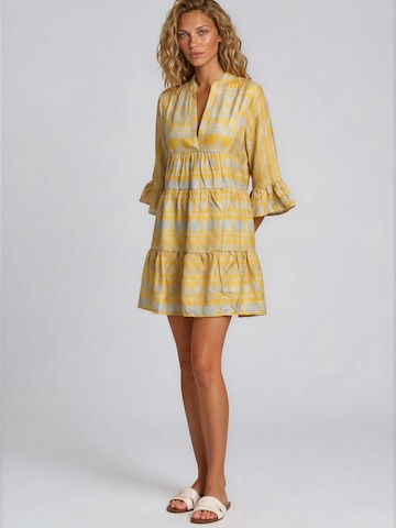 Robe d’été 'BEACHWEAR EMBROIDERY CROWN' Pink Label en jaune