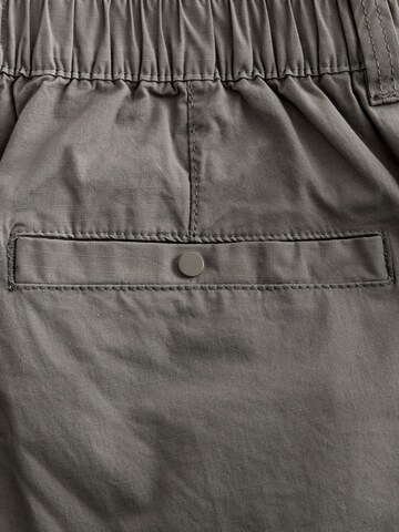 Next Tapered Hose in Braun