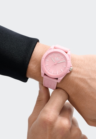 Montre à affichage analogique 'PROJECT FOUR' ADIDAS ORIGINALS en rose : devant