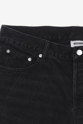 WEEKDAY Shorts in 32 in Black