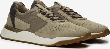 LOTTUSSE Sneakers laag 'Osaka' in Beige