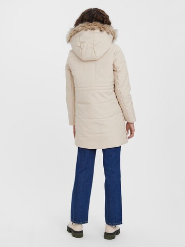 VERO MODA Pitkä talvitakki 'ADDISON' värissä beige