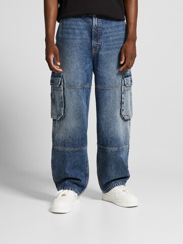 Bershka Loose fit Jeans in Blue: front