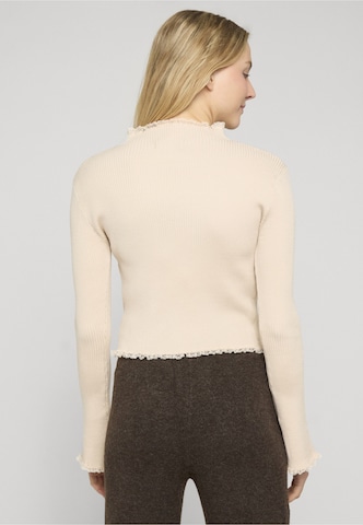 Pullover di Estelou in beige