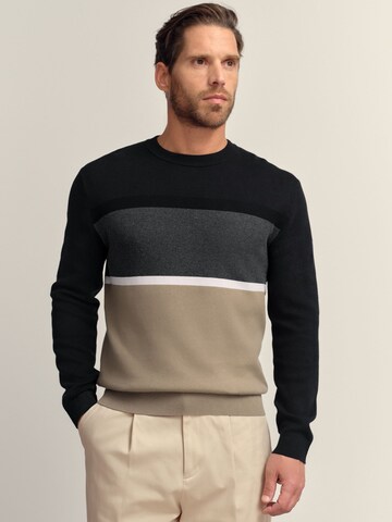 Next Pulóver - fekete: elől