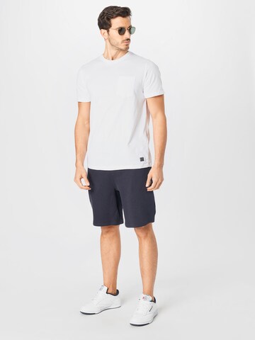 Superdry Regular Shorts in Blau