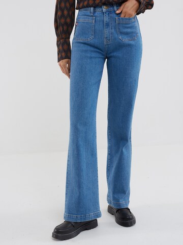 BIG STAR Flared Jeans 'CELIA' in Blauw: voorkant