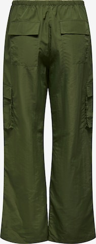 ONLY Wide leg Cargo Pants 'HUNGER' in Green