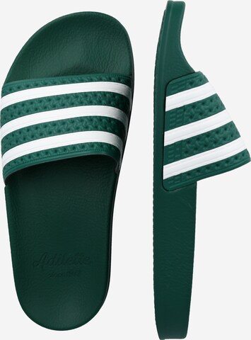 ADIDAS ORIGINALS Pantolette 'Adilette' i grön