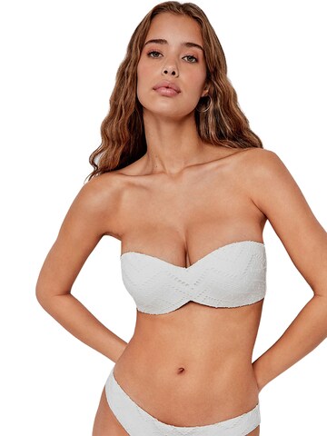 Gisela Bandeau Bikini top in White: front