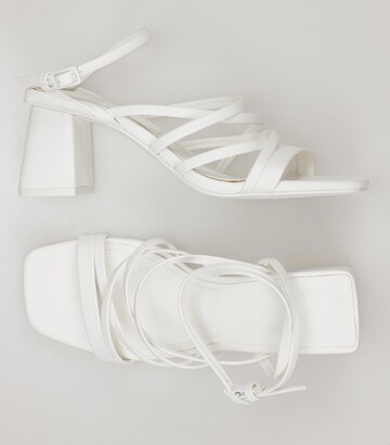 Pull&Bear Sandals & High-Heeled Sandals in 35 in White: front