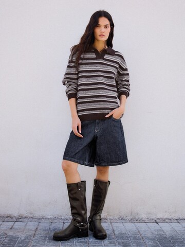 Bershka Sweater in Grey: front