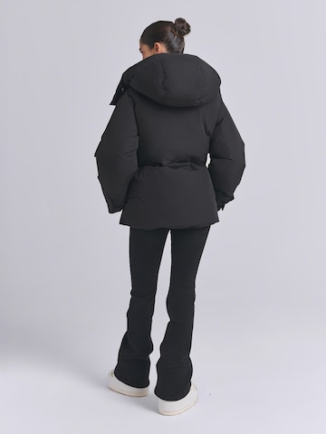AEMMI Zimní bunda 'OVERSIZED SYN-DOWN WATER REPELLENT PUFFER JACKET' – černá