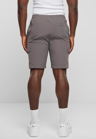 Karl Kani Regular Shorts 'Essential' in Grau