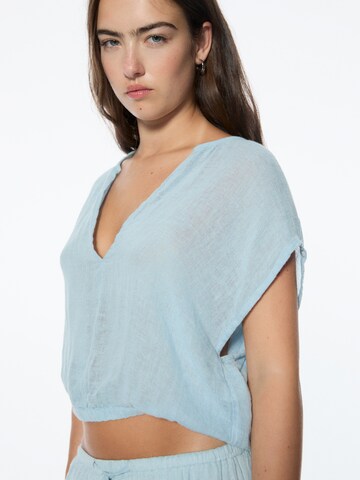 Bluză de la Pull&Bear pe albastru