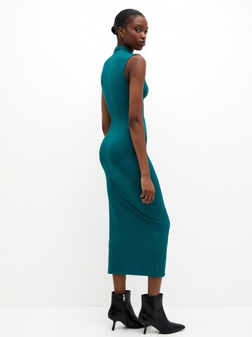 Robe Pull&Bear en vert