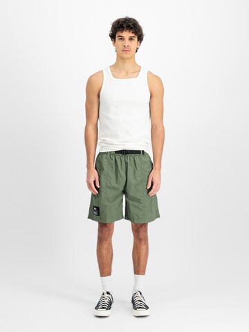 ALPHA INDUSTRIES Normalny krój Chinosy w kolorze zielony