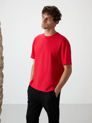 Tommy Life T-Shirts in Rot