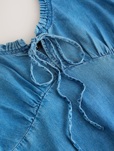 Next Robe en bleu, Vue avec produit