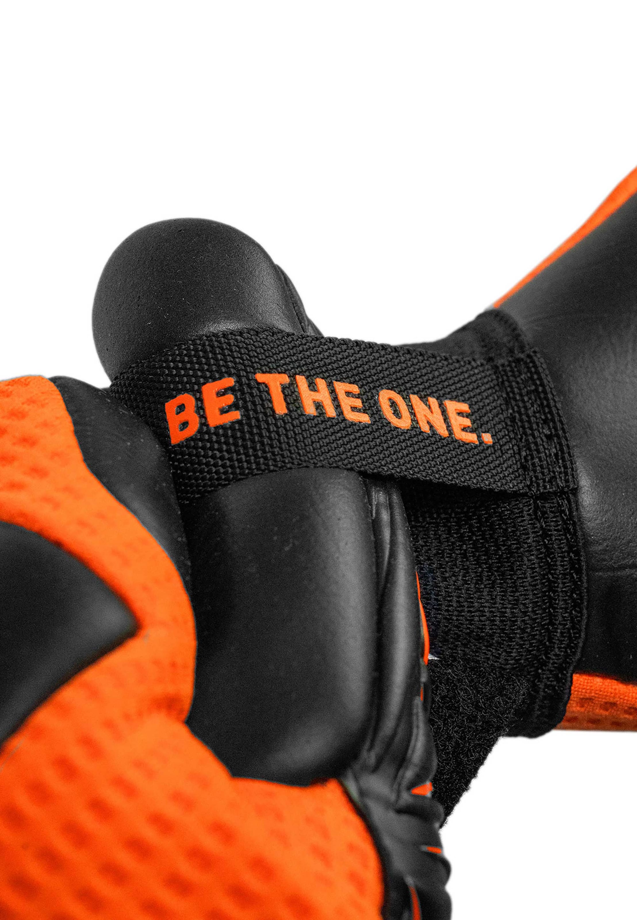 REUSCH Sporthandschoenen 'Attrakt Gold X Outlast®' in Oranje