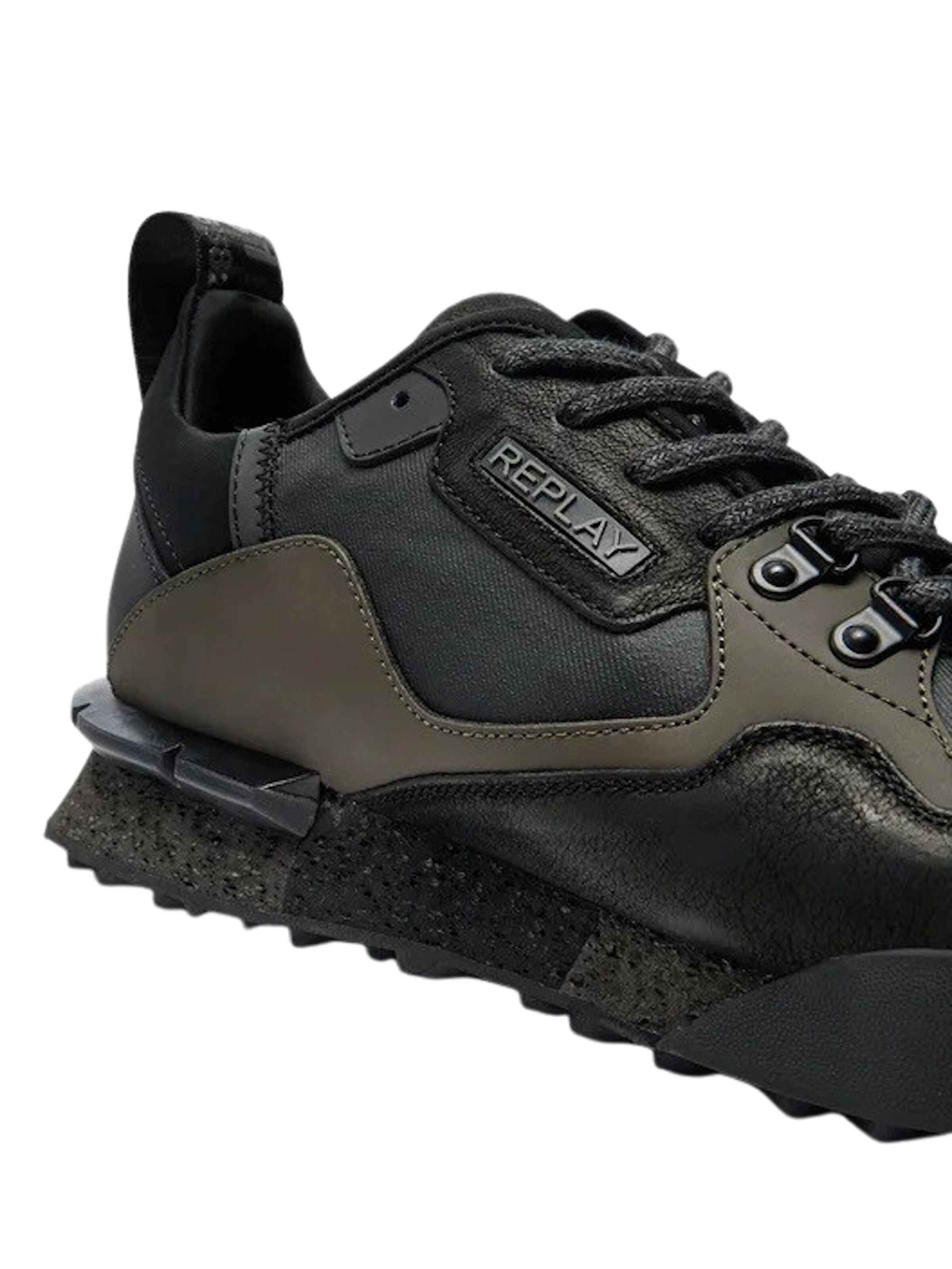 REPLAY Platform trainers in Black