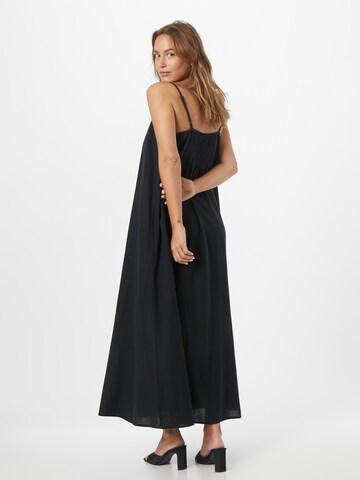 minimum Sukienka 'VIKILINO' w kolorze czarny