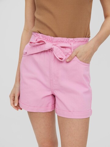 VERO MODA - Regular Calças de ganga 'Tamira' em rosa