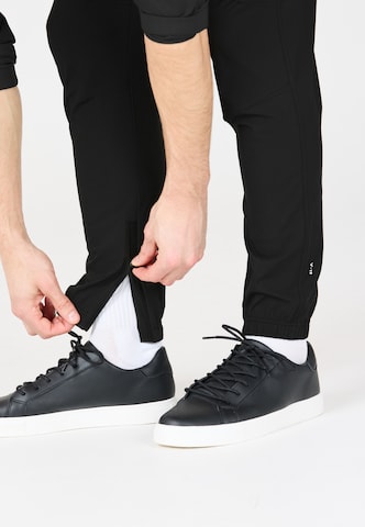 Virtus Tapered Sports trousers 'Jayson' in Black