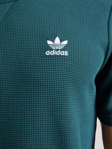ADIDAS ORIGINALS Футболка 'ESS' в Зеленый