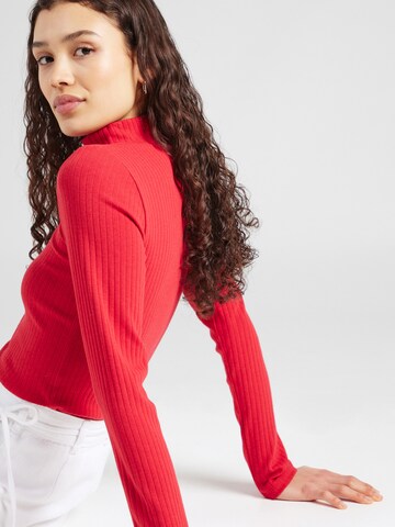 GAP Shirt in Red