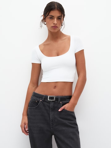 Pull&Bear T-Shirt in Schwarz: Vorderseite