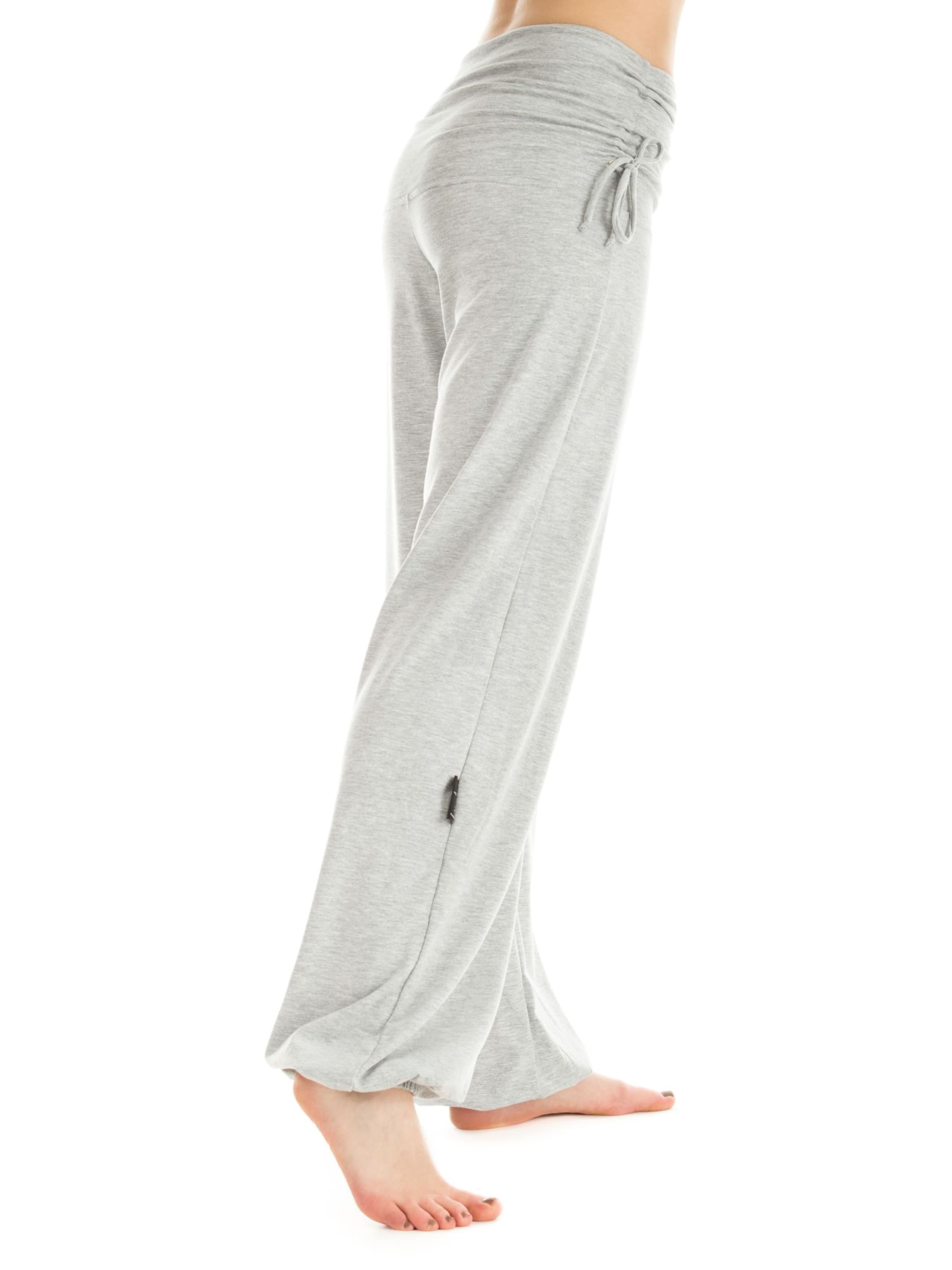 Winshape Ozke Športne hlače 'WH1' | siva barva