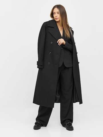 modström Přechodný kabát – černá
