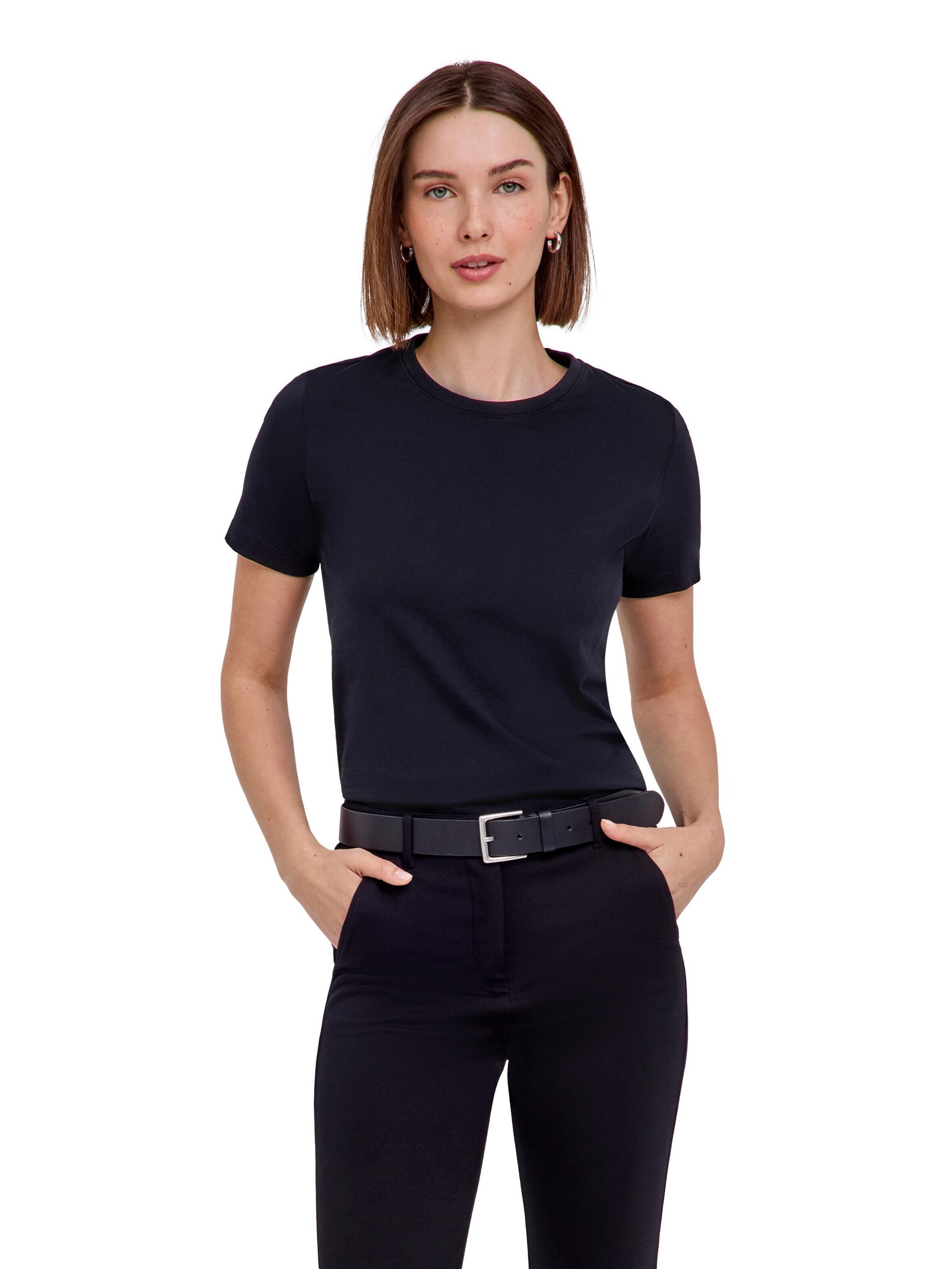 FALKE Shirt 'Essential'‌‌‌ in Schwarz: Vorderseite