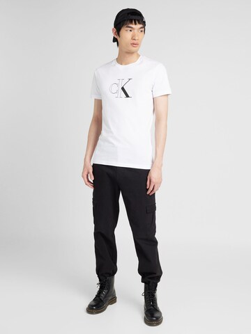 T-Shirt Calvin Klein Jeans en blanc