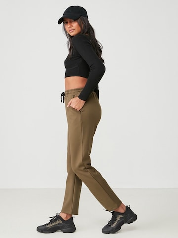 C&City Tapered Trousers in Green