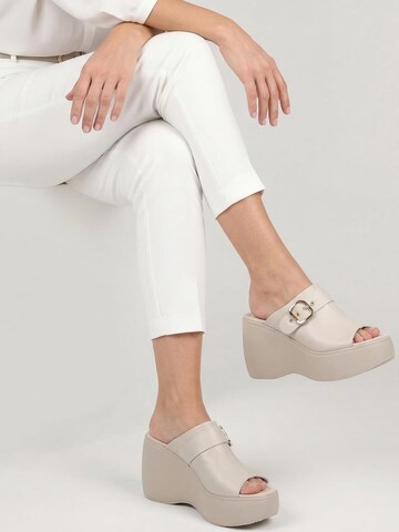 VENEZIA Mules 'Venezia' in Beige: front