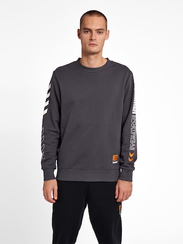 Hummel Sweatshirt 'Birk' in Grey: front