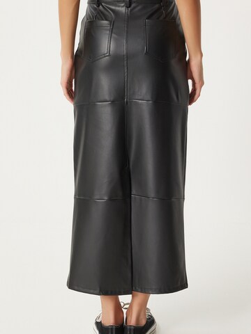 Jupe Happiness İstanbul en noir