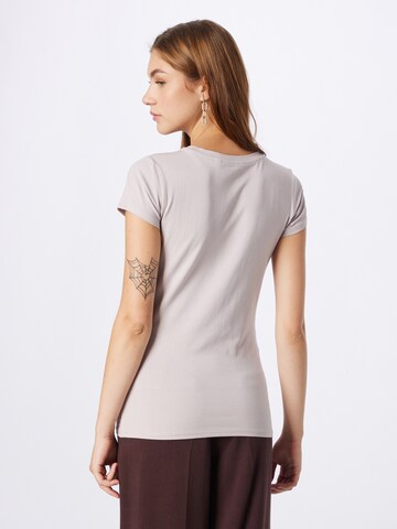 GUESS - Camiseta en gris