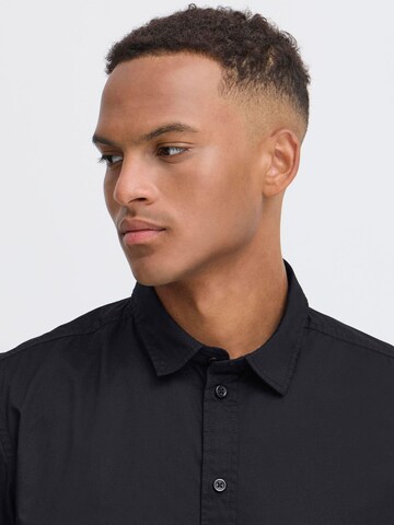 Coupe regular Chemise BLEND en noir