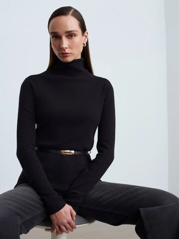 Dilvin Svetr 'Pullover' – černá: přední strana