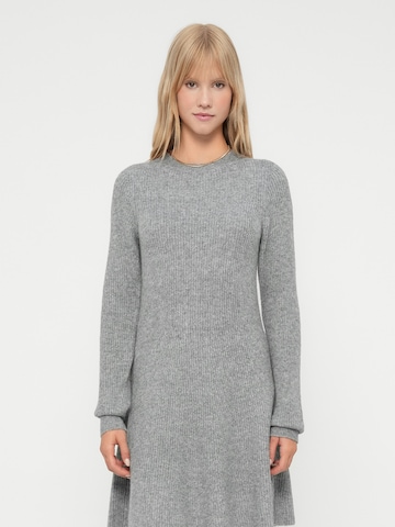 PIECES Kootud kleit 'PCRYDIA', värv hall